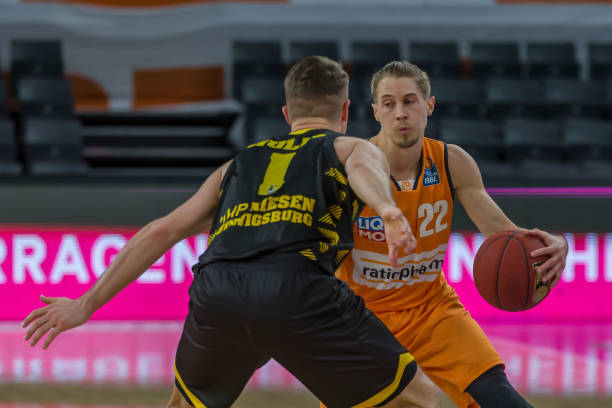 使海港的整 使海港的整