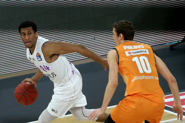 让我们拭目 让我们拭目